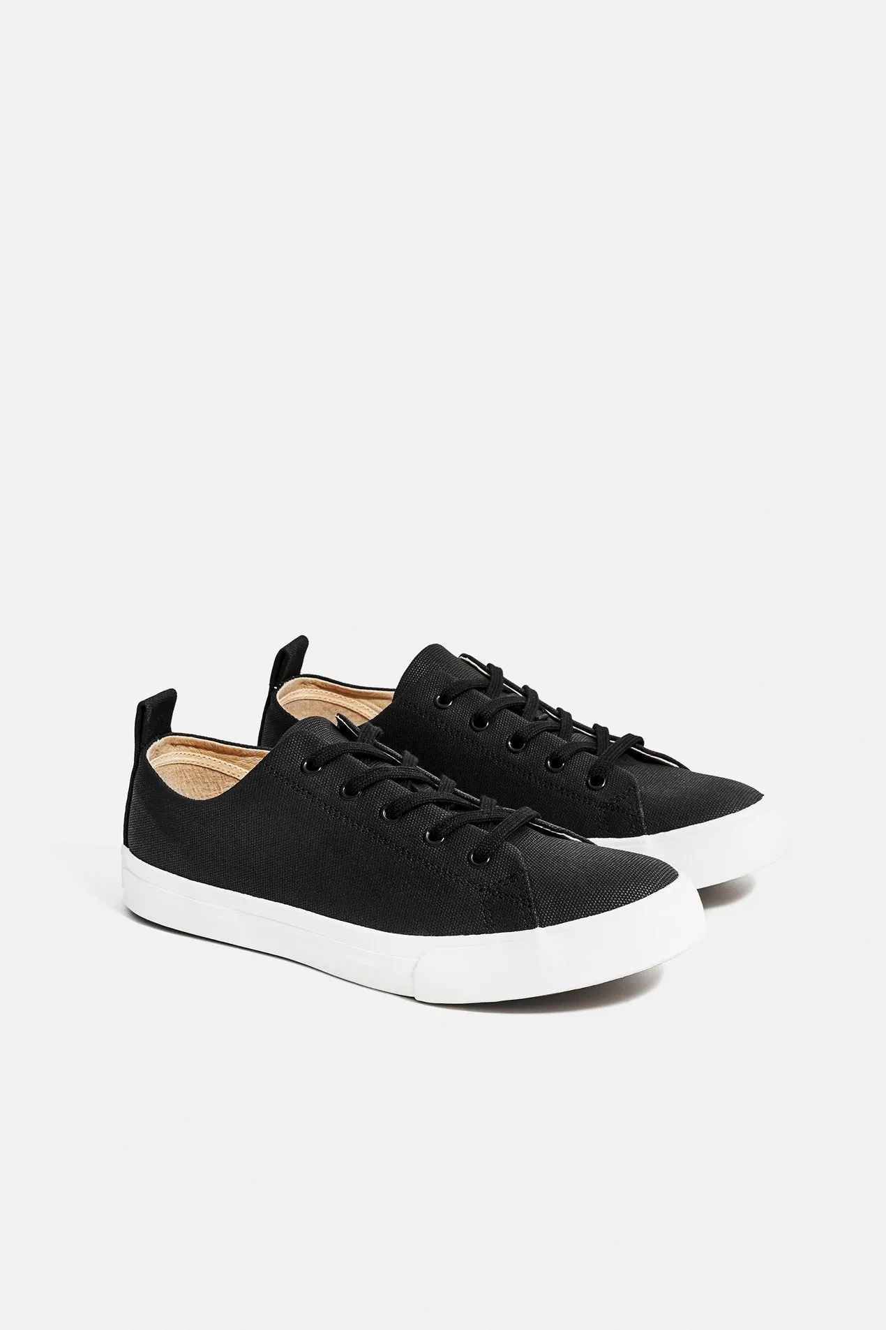 Mike Waxed Low-Top Sneakers Black