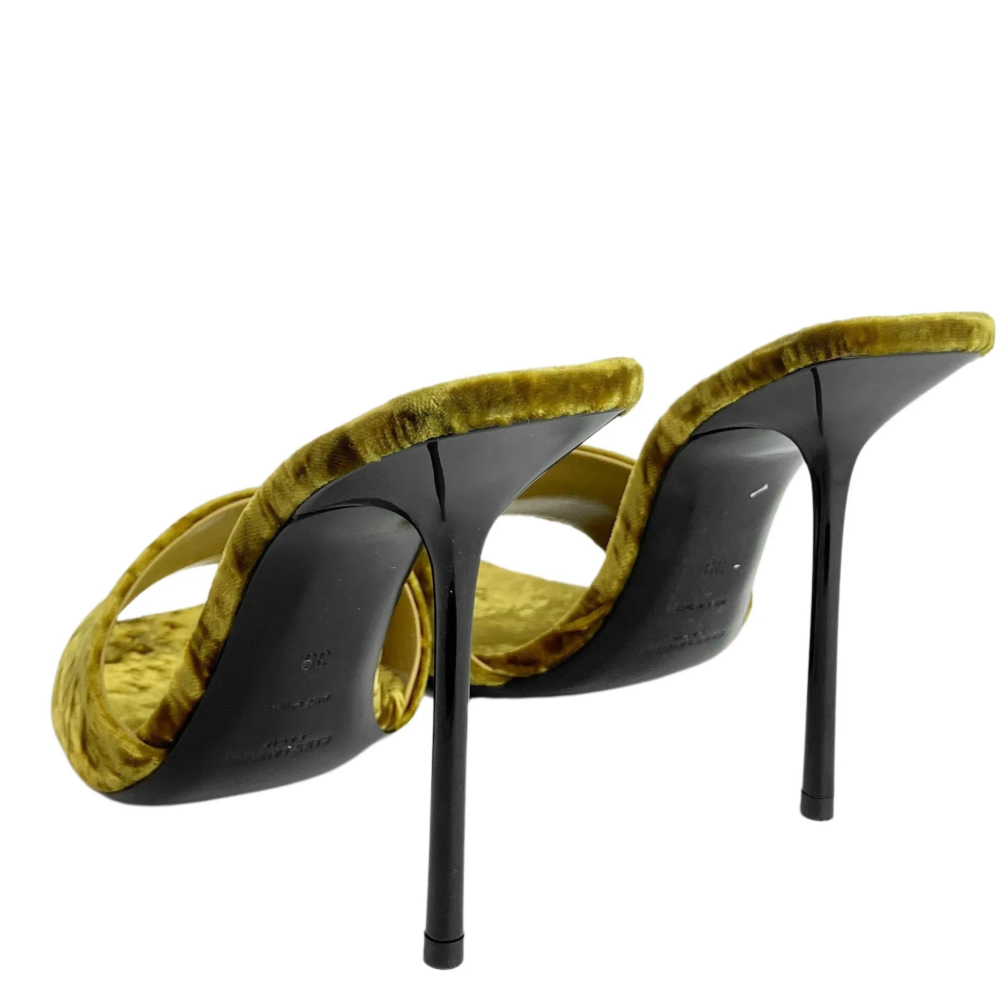 Saint Laurent Velvet Heels in Senape